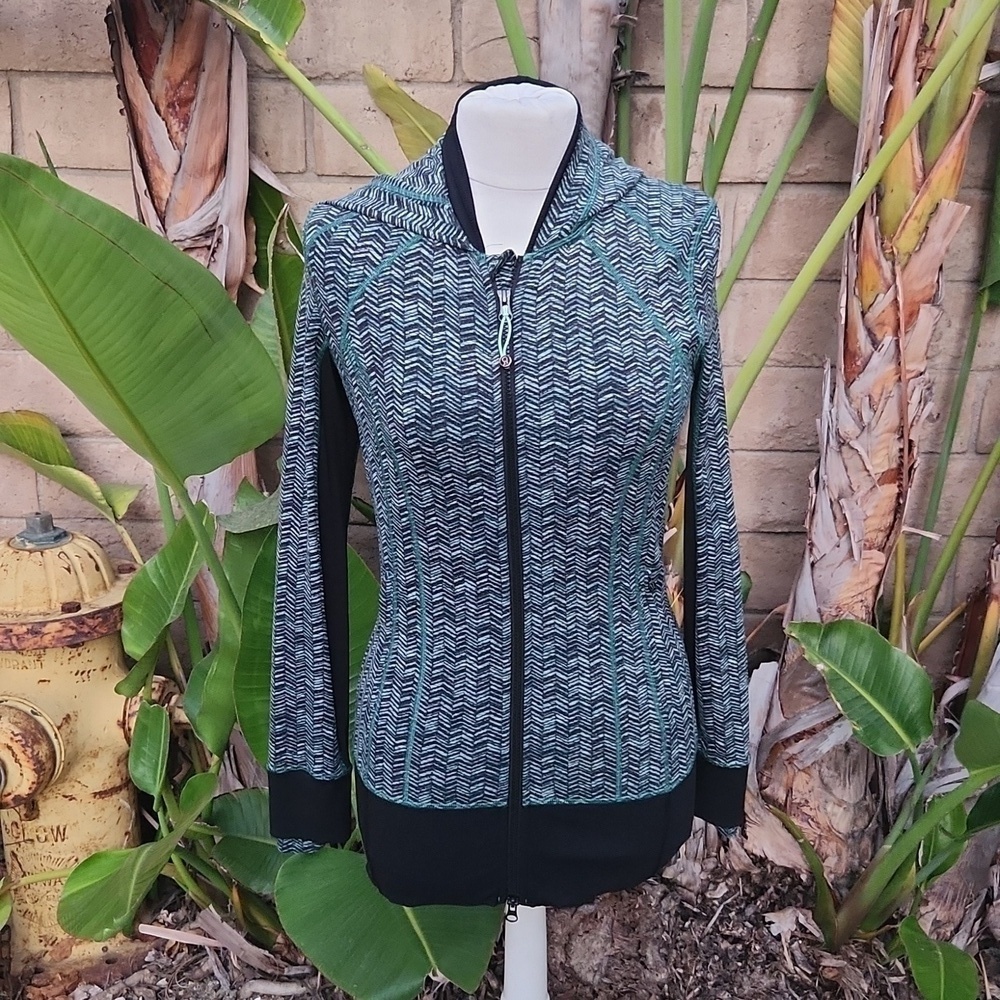 Lululemon Daily Practice Jacket, Irregular Spacebone green black Size 6